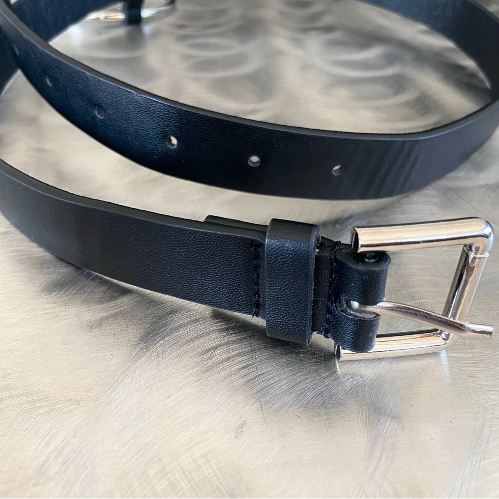 Black O-Ring Belt with Silver Ring - Picture 5 of 8